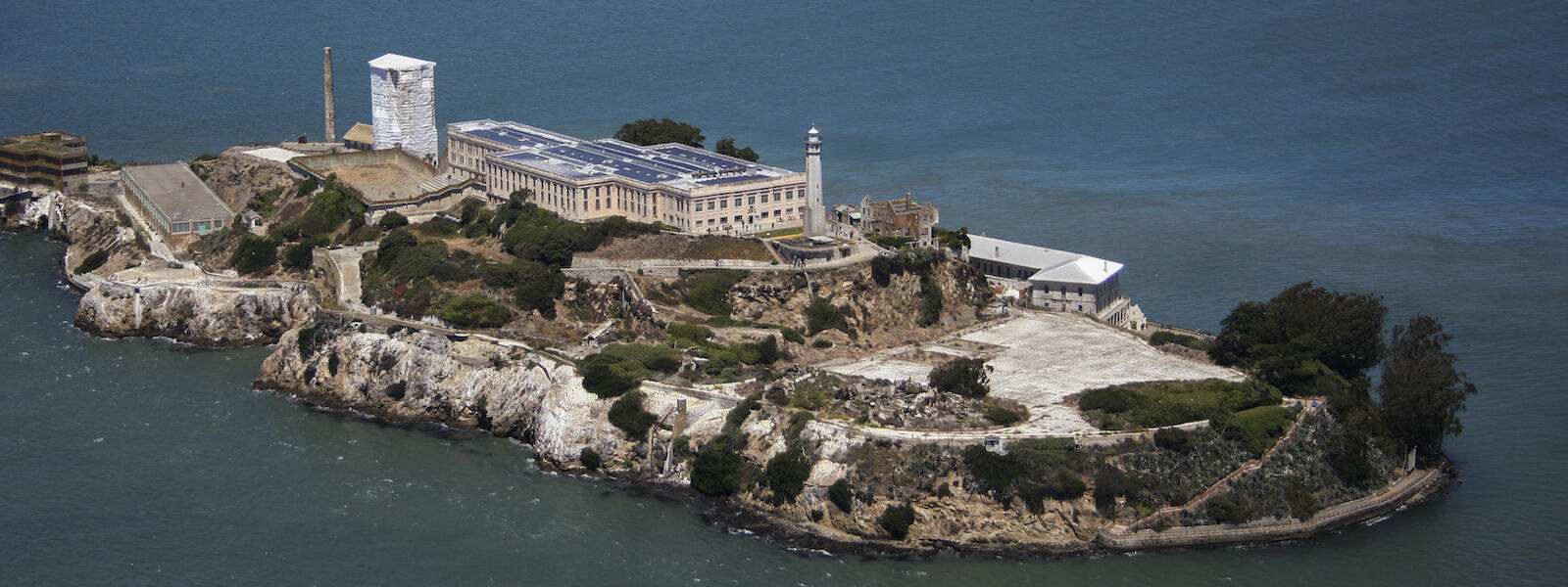 Alcatraz era una delle poche prigioni federali all'epoca che consentiva docce calde. Questo era per dissuadere i prigionieri dall'acclimatarsi all'acqua fredda e dalla fuga attraverso la baia di San Francisco.