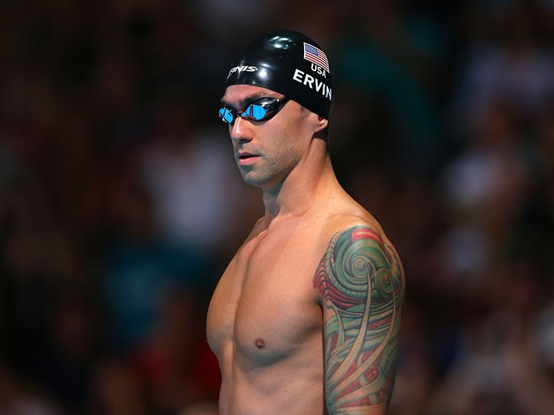 Maak kennis met Anthony Ervin, een zwemmer die een gouden medaille won op de Olympische Spelen van 2000, met pensioen ging toen hij 22 was, drugs begon te gebruiken en op een gegeven moment dagenlang nauwelijks van een bank kon opstaan. In 2011 begon hij weer te zwemmen en op de Olympische Spelen van 2016 werd hij de oudste zwemmer die een gouden medaille won.