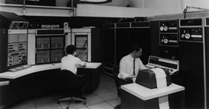 ما هو أول شيء تم بيعه عبر الإنترنت؟