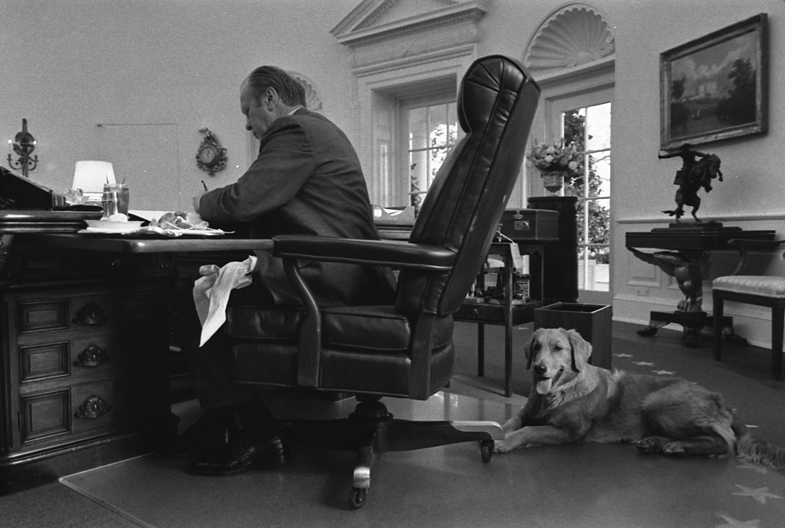 Comment le chien de l'ancien président Gerald Ford a-t-il aidé à mettre fin aux réunions dans le bureau ovale&nbsp;?