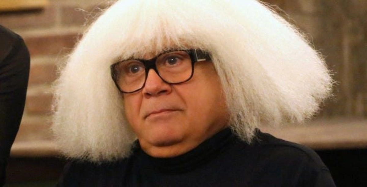 Perché Danny DeVito ha un trampolino nel suo camerino?
