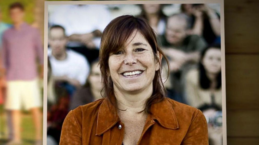 كيف أخبرت إيمي روزنتال الجمهور عن سرطان المبيض؟