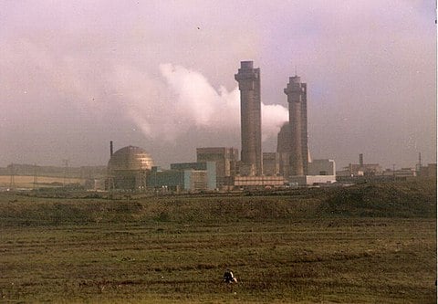 John Cockcroft, de man die erop stond dat de schoorstenen van de kerncentrale op windschaal worden uitgerust met hoogwaardige filters die een groot deel van Noord-Engeland ervan weerhielden een nucleaire woestenij te worden nadat de reactor in brand vloog, werd bespot vanwege zijn voorzichtigheid vóór het ongeval.