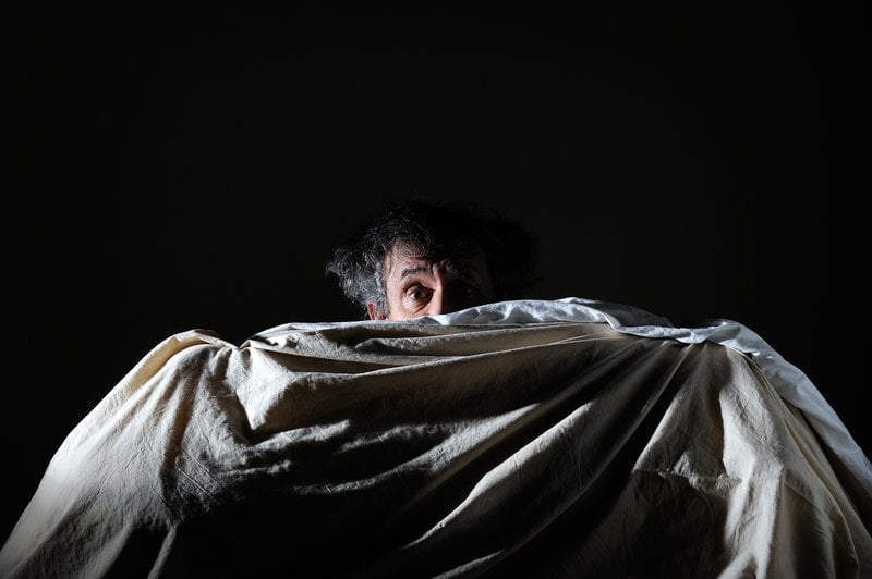 لماذا لا يمكنك الحصول على ليلة نوم هانئة في محيط غير مألوف؟