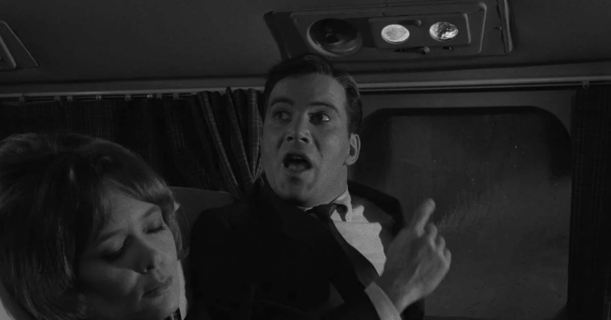 Ouviu falar da época em que William Shatner pregou uma peça no set da Twilight Zone?