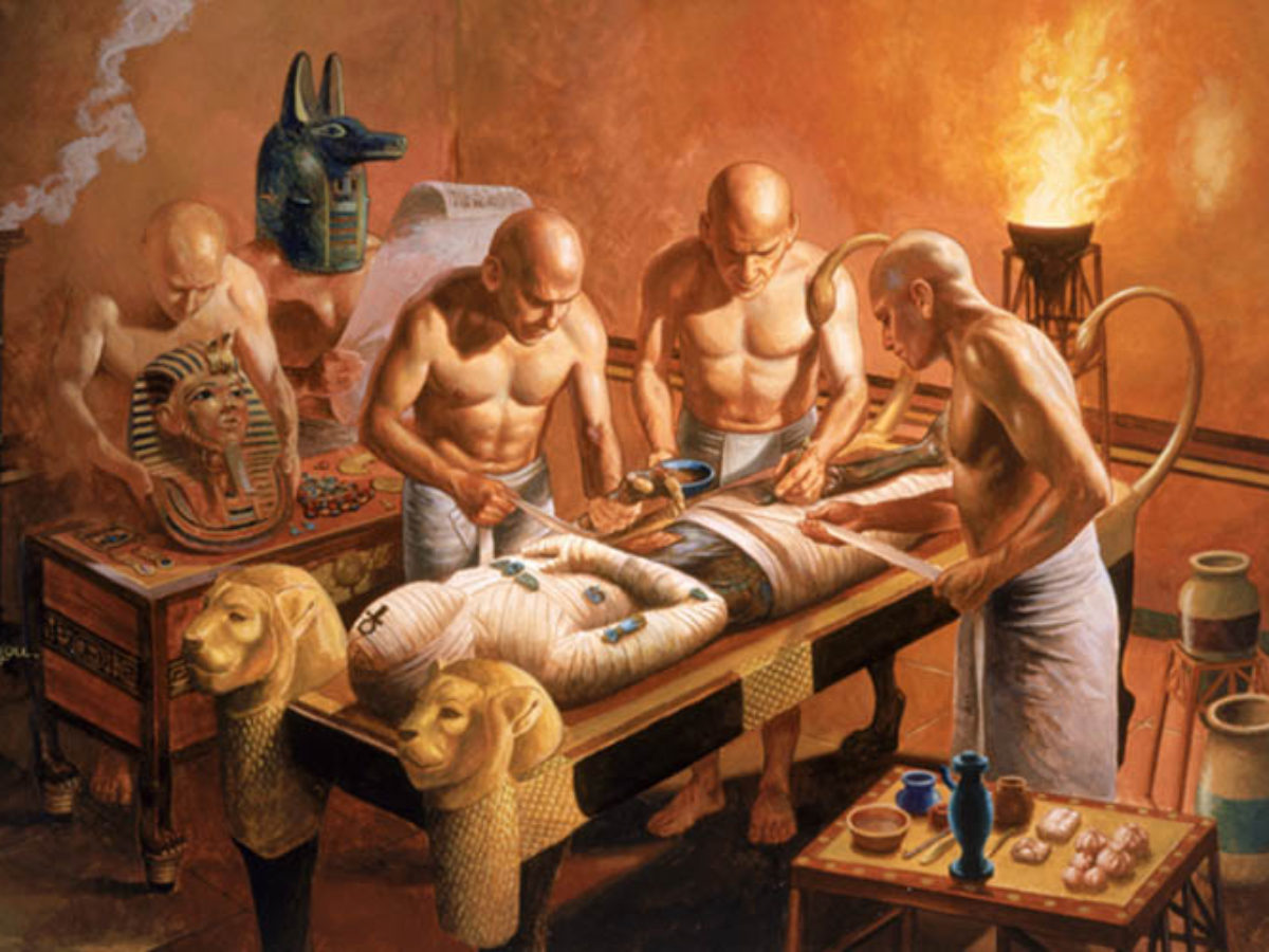 How were the Middle to Lower Classes Buried in Ancient Egypt?