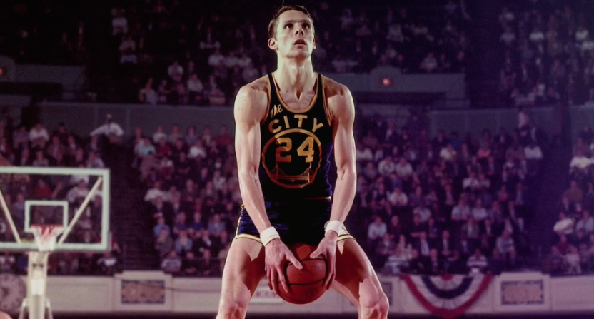 「おばあちゃんスタイル」のフリースローとは何ですか？なぜ人気があるのですか？