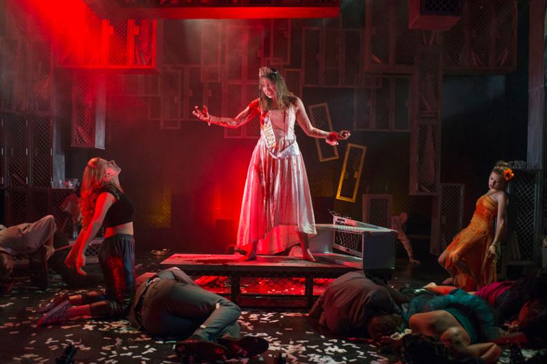 ¿Cómo reconsideró Stephen King escribir la novela Carrie?