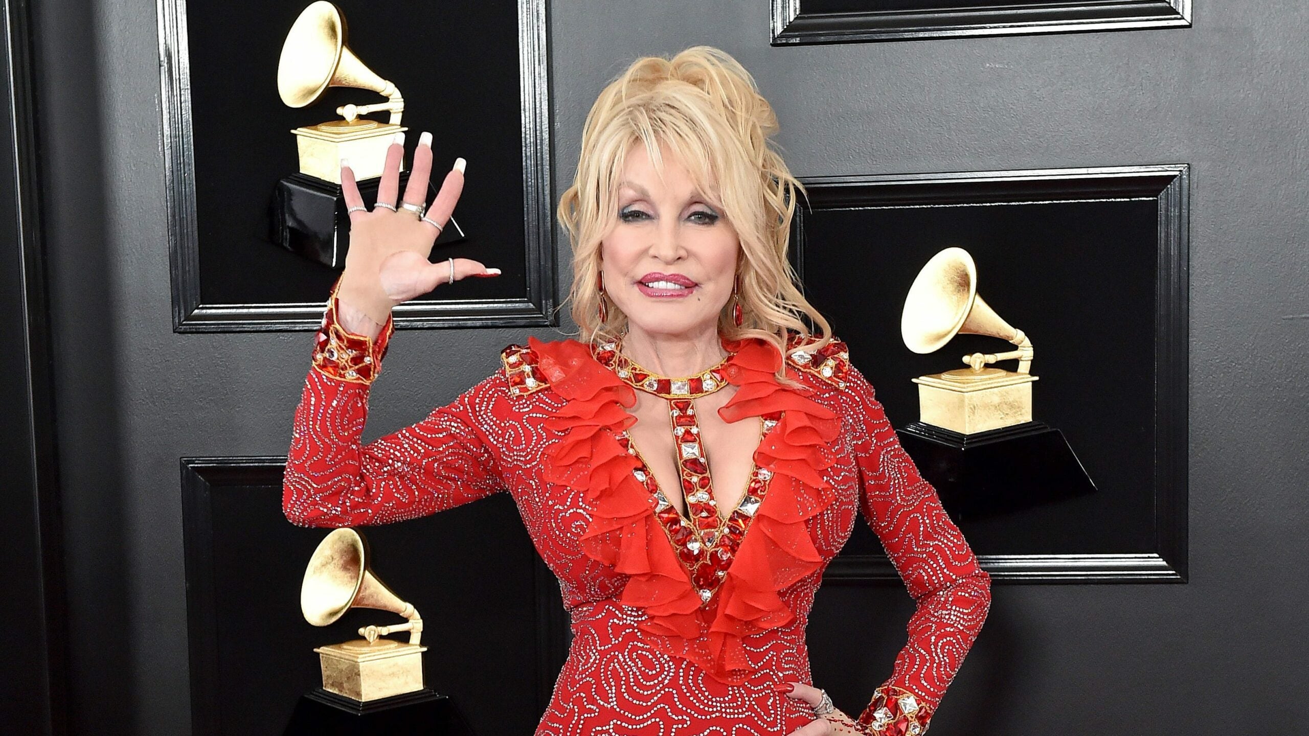 Waarom gaat Dolly Parton naar bed met make-up op?