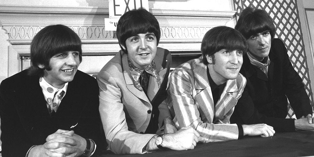 ビートルズのアルバム「リボルバー」はどのようにしてその名前が付けられたのですか？