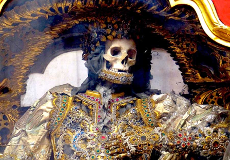 什么是地下墓穴圣徒？