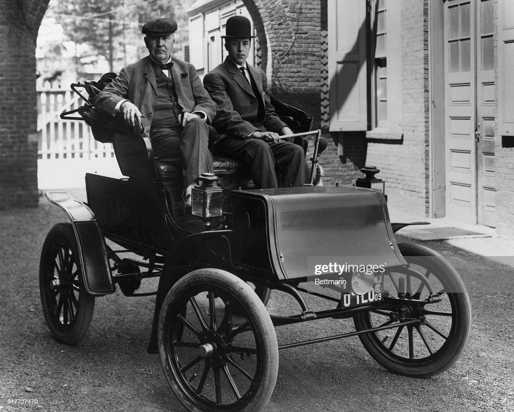 كيف عار توماس إديسون جونيور على اسم عائلتهم؟