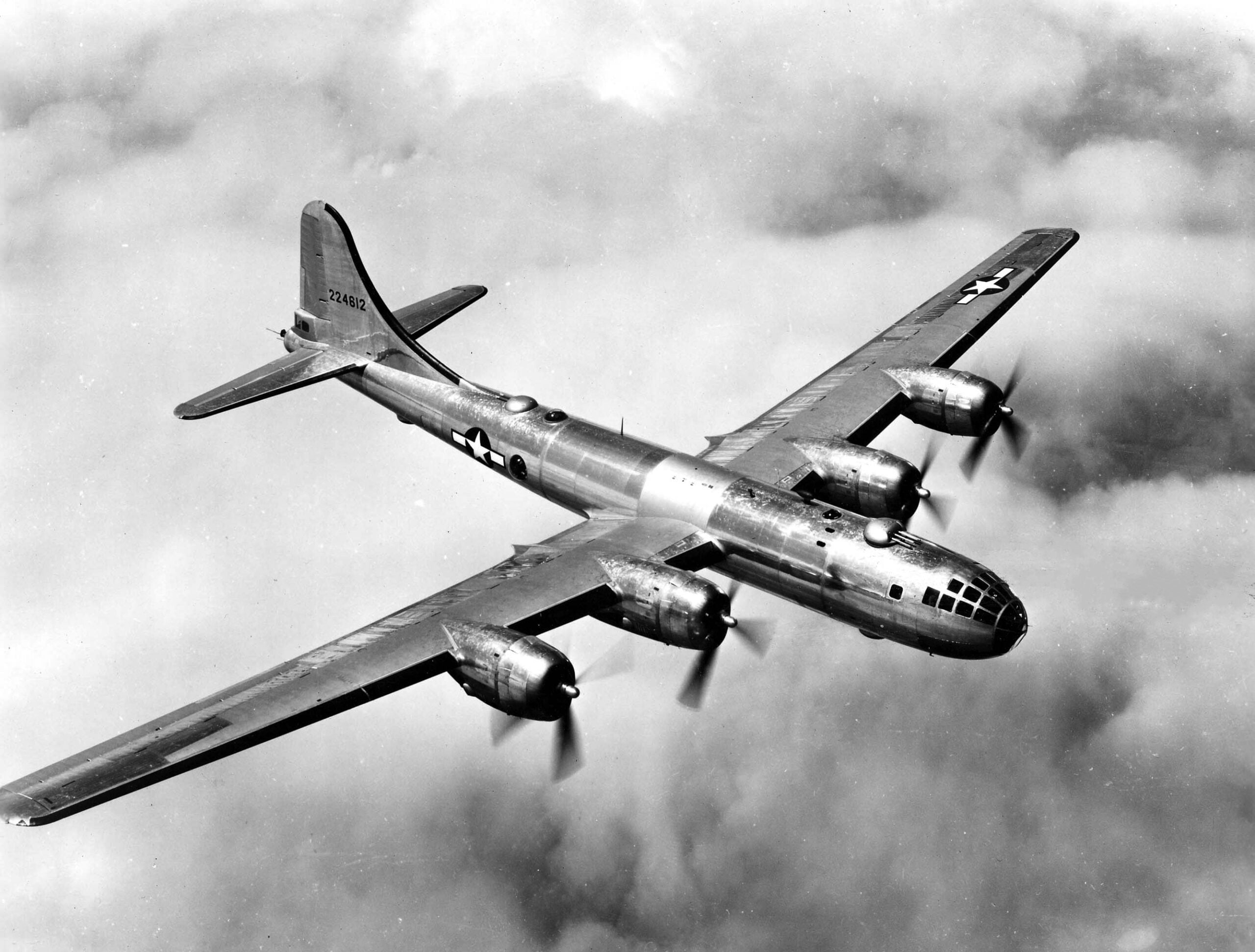 ما هي تكلفة تطوير B-29 Superfortress؟
