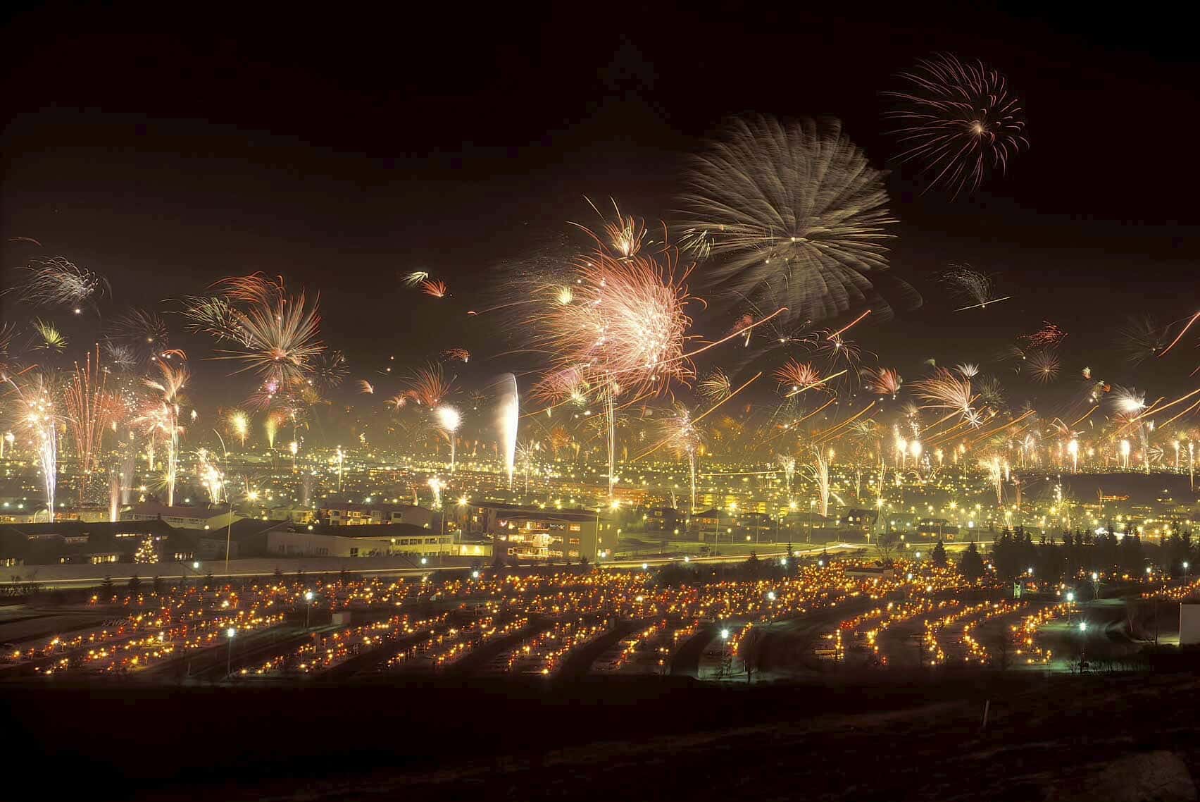 ¿Por qué la gente de Islandia enciende velas en la víspera de Año Nuevo?