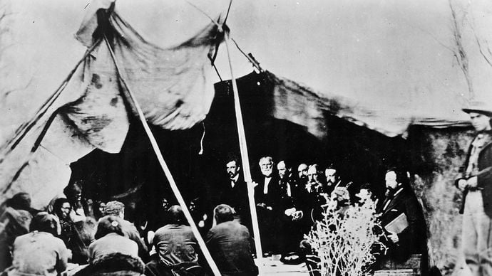 美军在伤膝大屠杀中向士兵颁发20枚荣誉勋章，被美军击毙的多为手无寸铁的妇女儿童