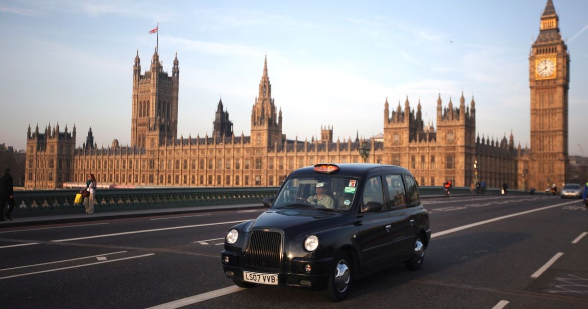 I conducenti di taxi neri di Londra rifiutano i viaggi tariffari al Great Ormond Street Hospital per tradizione