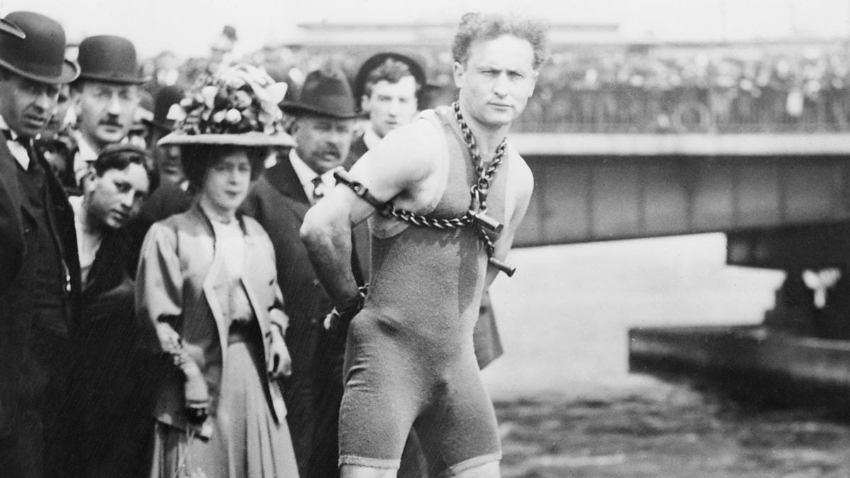 لماذا كان هاري هوديني متشككًا في الروحانيين؟