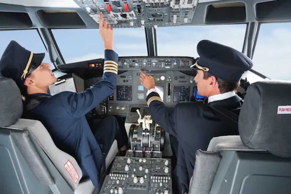 El piloto y el copiloto comen comidas diferentes durante el servicio de comidas solo en caso de intoxicación alimentaria.