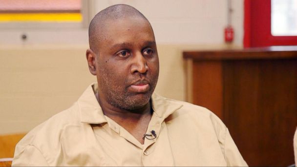 Darius McCollum is meer dan 30 keer gearresteerd wegens het zich voordoen als transitmedewerkers, het stelen van treinen en bussen en het rijden op hun routes.