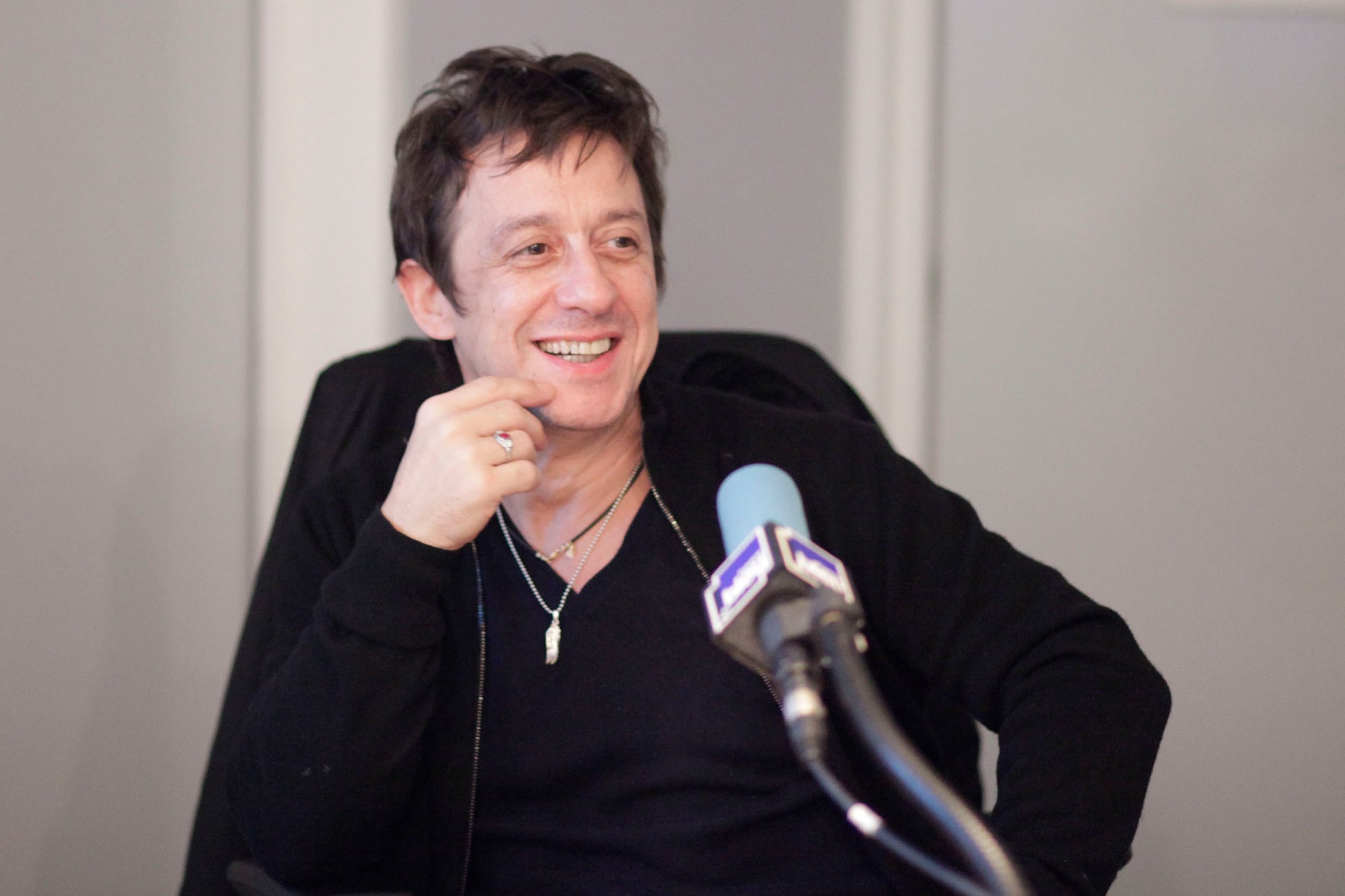 بالنسبة للعنصر الخامس ، كتب إريك سييرا عن قصد أشياء لا يمكن إلغائها حتى يبدو المؤدي وكأنه أجنبي. عندما غنت إينفا مولس الجزء ، كانت قادرة على تنفيذ 85٪ مما كتبته سييرا.