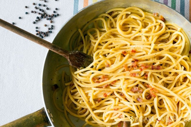 ローマ皇帝はパスタを食べませんでした. パスタの消費は、13 ～ 14 世紀にイタリアで最初に記録されました。