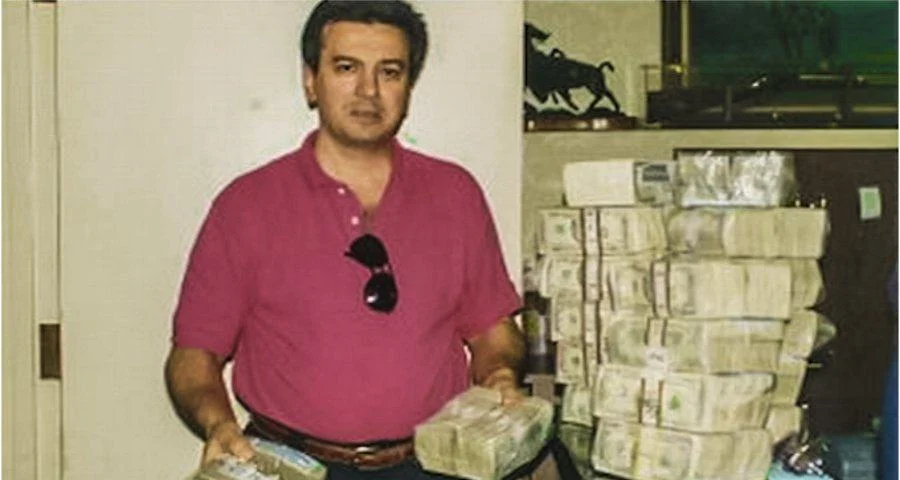 Een Griekse gokker met de naam Archie Karas veranderde $ 50 in $ 40 miljoen in drie jaar poker spelen in Las Vegas voordat hij alles verloor.