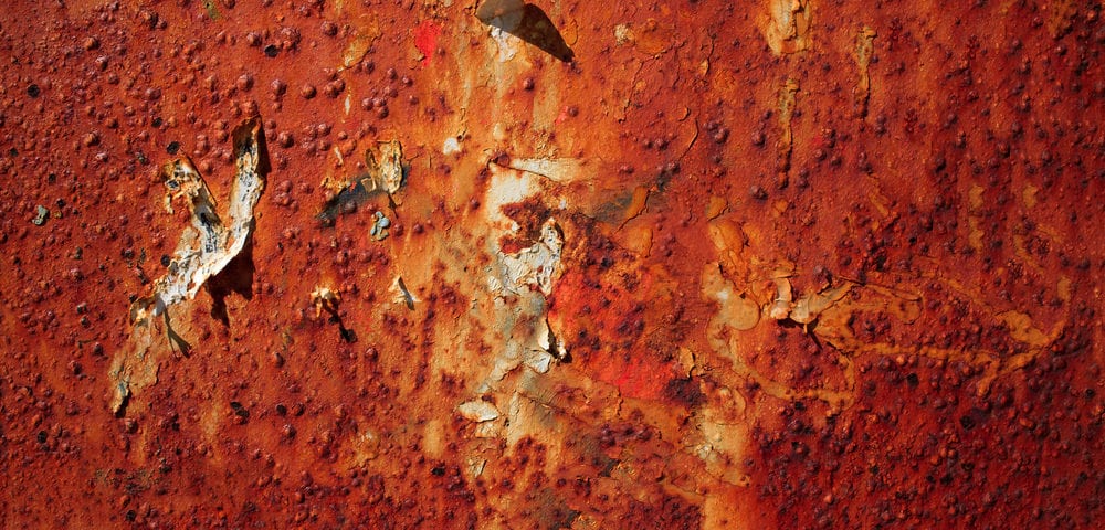 Rust a un coût annuel mondial estimé à 2.5 billions de dollars. En mettant en œuvre les meilleures pratiques de prévention de la corrosion, les économies mondiales peuvent atteindre environ 875 milliards de dollars.