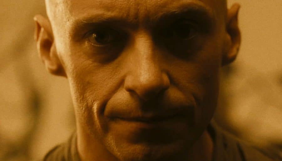 ピーター パークスの創造的なソリューションと CGI の最小限の使用は、映画「ファウンテン」の視覚効果に大きく貢献しました。 プロダクションは140,000ドルしか費やしませんでした。