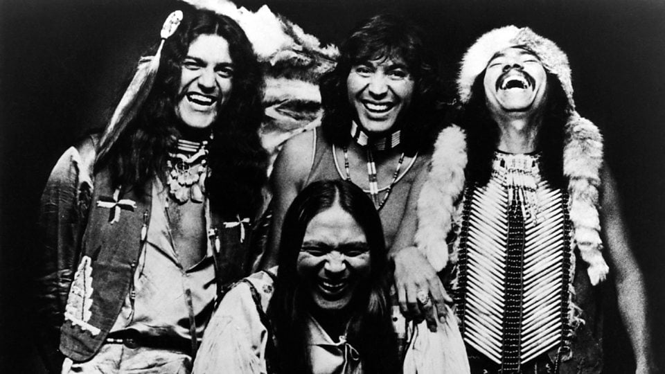 La band Redbone è stato il primo gruppo rock di successo formato da nativi americani.